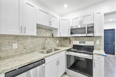 3249 NW 51st Street Miami FL 33142
