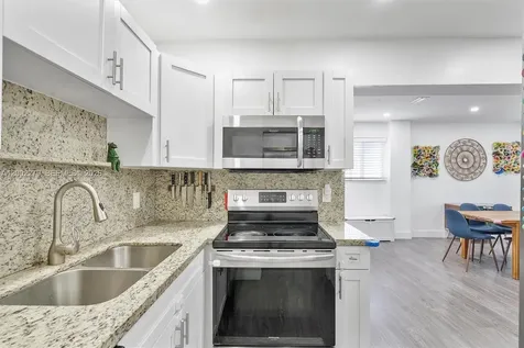 3249 NW 51st Street Miami FL 33142