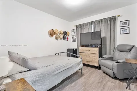 3249 NW 51st Street Miami FL 33142