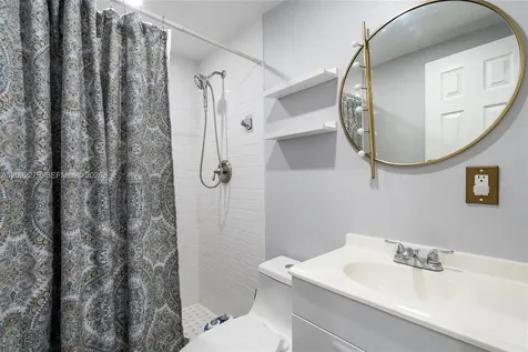 3249 NW 51st Street Miami FL 33142
