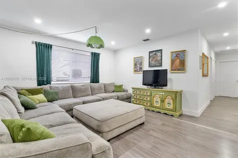 3249 NW 51st Street Miami FL 33142