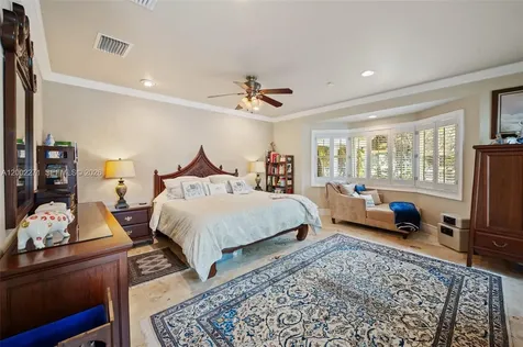 10740 SW 74th Court Pinecrest FL 33156