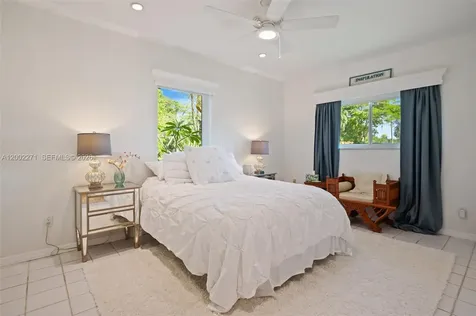 10740 SW 74th Court Pinecrest FL 33156