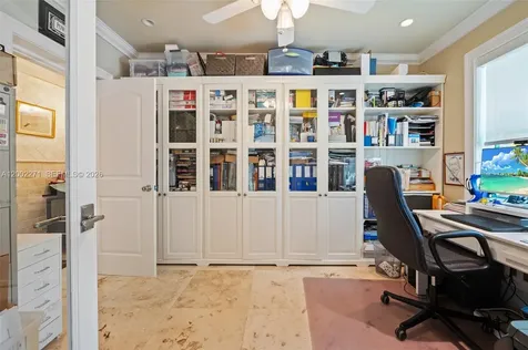 10740 SW 74th Court Pinecrest FL 33156