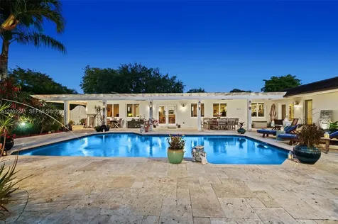 10740 SW 74th Court Pinecrest FL 33156