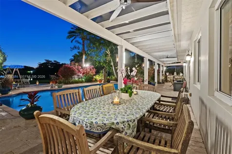 10740 SW 74th Court Pinecrest FL 33156