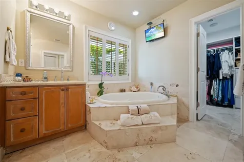 10740 SW 74th Court Pinecrest FL 33156