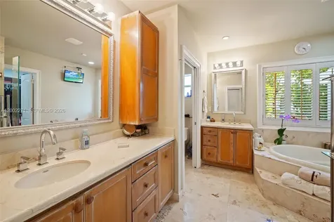 10740 SW 74th Court Pinecrest FL 33156