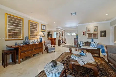 10740 SW 74th Court Pinecrest FL 33156