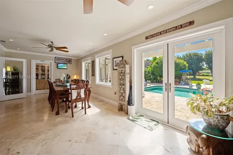 10740 SW 74th Court Pinecrest FL 33156
