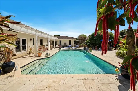 10740 SW 74th Court Pinecrest FL 33156