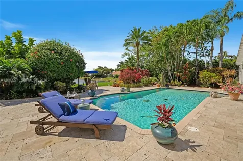 10740 SW 74th Court Pinecrest FL 33156