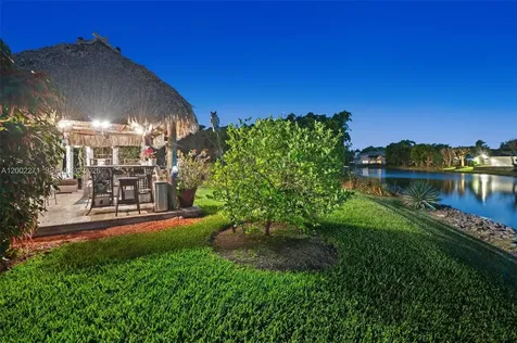 10740 SW 74th Court Pinecrest FL 33156
