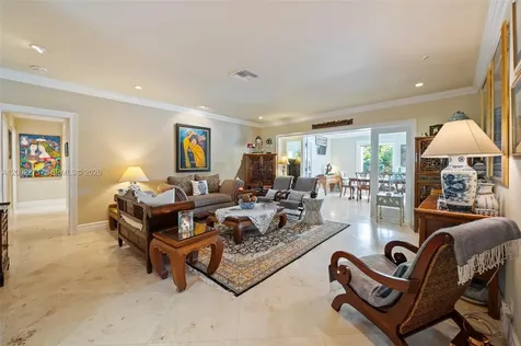 10740 SW 74th Court Pinecrest FL 33156
