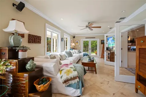10740 SW 74th Court Pinecrest FL 33156