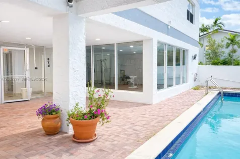 16508 NE 26th Avenue North Miami Beach FL 33160