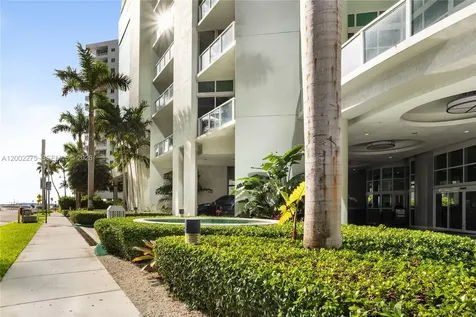 218 SE 14th Street Miami FL 33131
