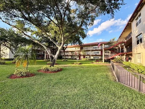 251 SW 134 Way Pembroke Pines FL 33027