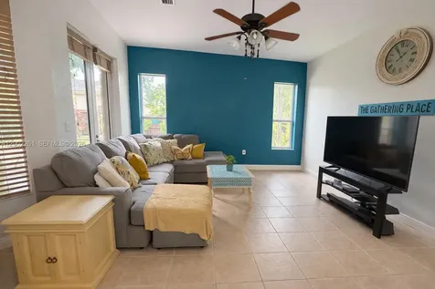 1483 SE 22nd Lane Homestead FL 33035