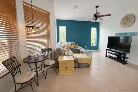 1483 SE 22nd Lane Homestead FL 33035