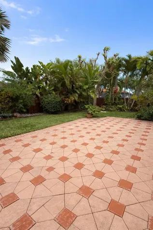 1483 SE 22nd Lane Homestead FL 33035