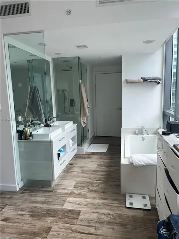 650 NE 32nd Street Miami FL 33137