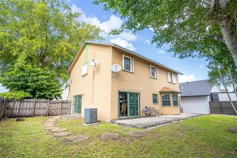 7876 NW 189th Street Hialeah FL 33015