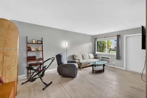 419 S Crescent Drive Hollywood FL 33021