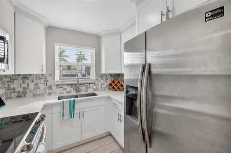 419 S Crescent Drive Hollywood FL 33021