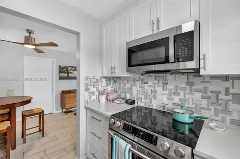 419 S Crescent Drive Hollywood FL 33021