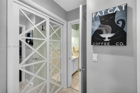 419 S Crescent Drive Hollywood FL 33021