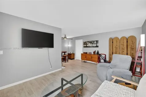 419 S Crescent Drive Hollywood FL 33021