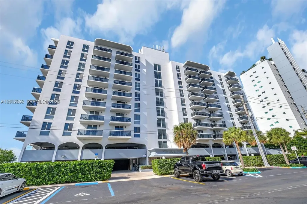 7928 West Drive North Bay Village FL 33141