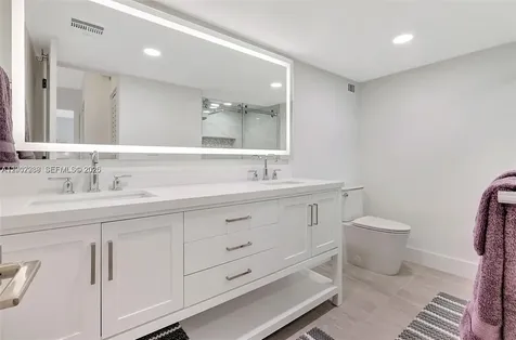7928 West Drive North Bay Village FL 33141