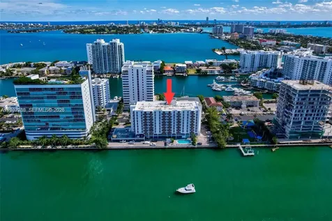 7928 West Drive North Bay Village FL 33141