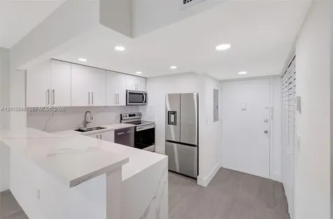 7928 West Drive North Bay Village FL 33141