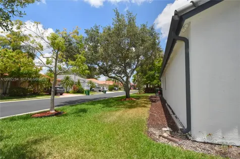 8733 NW 76th Drive Tamarac FL 33321