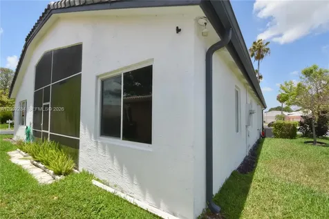 8733 NW 76th Drive Tamarac FL 33321