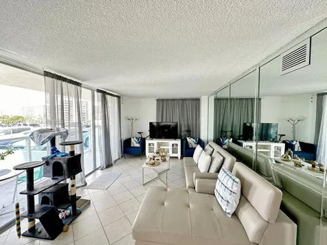 3800 S Ocean Drive Hollywood FL 33019