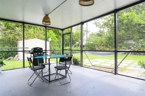 5981 SW 13th Terrace West Miami FL 33144