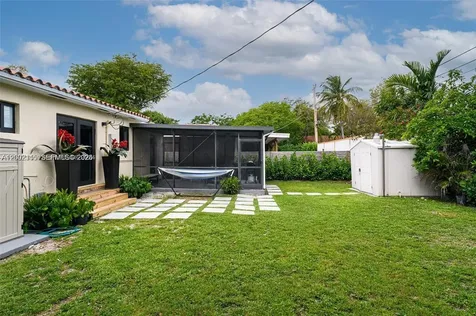 5981 SW 13th Terrace West Miami FL 33144