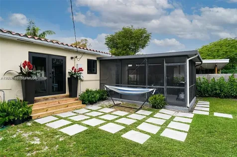 5981 SW 13th Terrace West Miami FL 33144