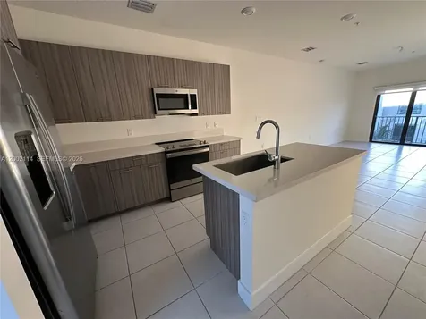 8265 NW 41st Street Doral FL 33166