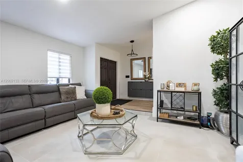 1030 NW 95th Terrace Plantation FL 33322