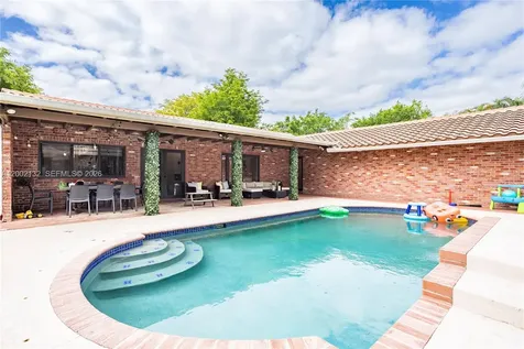 1030 NW 95th Terrace Plantation FL 33322