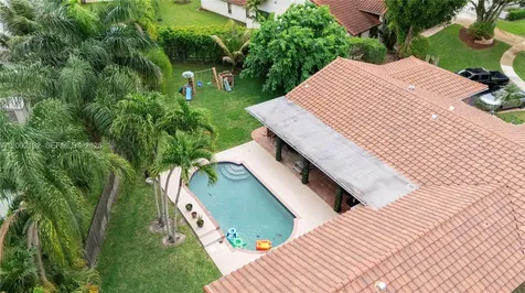 1030 NW 95th Terrace Plantation FL 33322