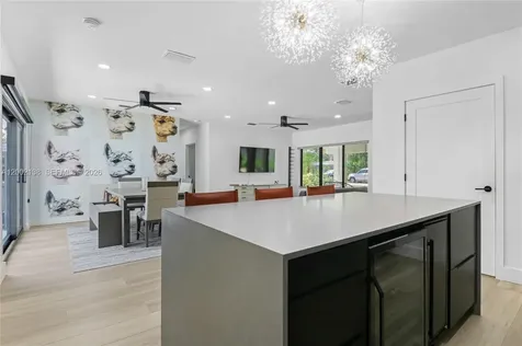 811 NE 17th Court Fort Lauderdale FL 33305