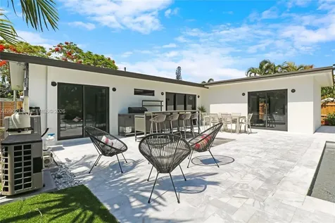 811 NE 17th Court Fort Lauderdale FL 33305