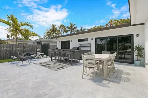 811 NE 17th Court Fort Lauderdale FL 33305