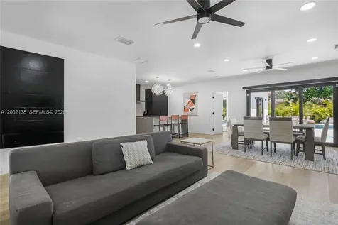 811 NE 17th Court Fort Lauderdale FL 33305
